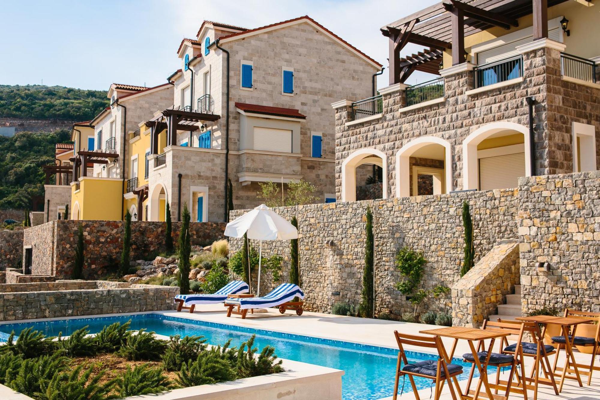 Апартаменты Lustica Bay Тиват Экстерьер фото